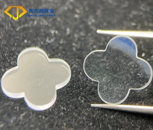 13*13*2mm 8*2mm gemas sintéticas transparentes piedras de cristal de trébol de cuatro hojas reales para joyería - Product Image 3