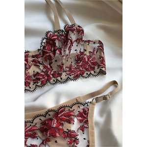 Lingerie de haute qualité à imprimé floral crème avec broderie et détail nœud XL-XXL Soutien-gorge rembourré push-up et strings pour femmes - Product Image 1