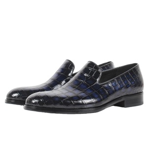 DRACONIS Mocasines de Piel de Cocodrilo Genuina Hechos a Medida para Hombre, Color Negro Ébano, Zapatos de Vestir de Lujo Sin Cordones - Product Image 1