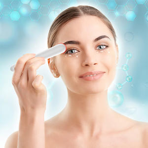 El dispositivo de masaje tipo bolígrafo es un dispositivo de belleza para masaje ocular que elimina las arrugas, reduce las bolsas y las ojeras. - Product Image 4