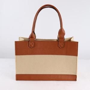 En Gros Sacs Cabas en Feutre Résistants Grande Capacité Logo Personnalisable Bandoulière Unisexe Sacs à Main d'Usage Quotidien pour Femmes Luxe - Product Image 1
