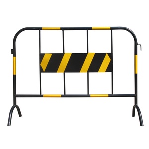 Barrière de sécurité en métal galvanisé 1500*1000mm avec panneau publicitaire, durable et résistant aux intempéries - Product Image 1