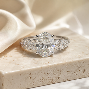 Anello Oversize con Zirconi per Donne, Elegante Gioiello da Dito alla Moda - Product Image 3