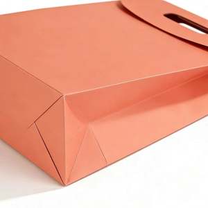 Bolsas de Papel Kraft Naranja Personalizadas con Asas Troqueladas, Biodegradables y Adecuadas para Accesorios Pequeños y Artículos Similares - Product Image 2