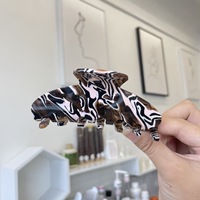 Pince à cheveux géométrique pour femme en acétate de haute qualité, 11 cm, avec logo personnalisé, couleur unie texturée, style européen et américain, pour la vie quotidienne