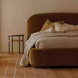 Nordico <span class=keywords><strong>letto</strong></span> King Size Vintage con struttura in legno trapuntato e testiera minimalista in tessuto morbido per uso domestico o alberghiero - Product Image 2