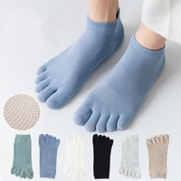 Chaussettes de sport pour hommes de couleur unie en gros Chaussettes d'été respirantes à 5 orteils Chaussettes à 5 doigts