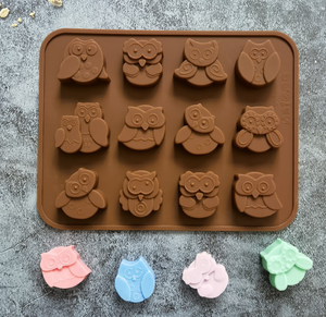 Moule à dessert en silicone pour la maison, 12 cavités, en forme de hibou mignon, plaque de cuisson en silicone, plateau à chocolat et bonbons pour Halloween - Product Image 4