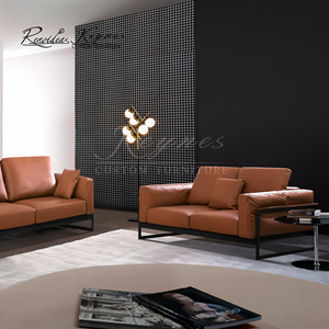 Sofá de Tres Plazas Keynes Moderno de Cuero Genuino con Patas Metálicas, Respaldo Acolchado y Brazos Acolchados, Muebles para Sala de Estar - Product Image 2