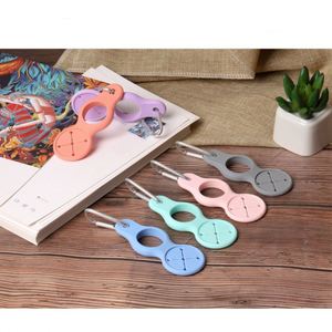 Creative Water Bottle Shape Silicone Carabiner <b>Key</b> <b>Holder</b> 6 Color Option Functional Buckle for Backpack Outdoor - Product Image 3