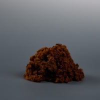 Fibre de polyester recyclée ignifuge teinte camel pour tissu non tissé, feutre aiguilleté, certifiée GRS OEKO TEX
