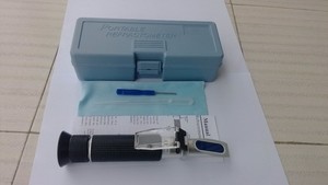 RHS-4ATC 0-40% Réfractomètre de salinité Réfractomètre automatique tenu dans la main - Product Image 3