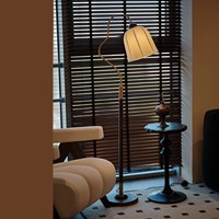 Lampadaire de style néoclassique moderne, luminosité réglable, lumière LED à intensité variable, hauteur réglable, commande par interrupteur au pied, pour salon