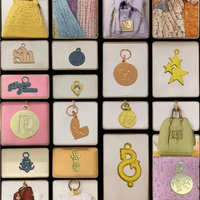 Maßgefertigtes Vergoldetes Umweltfreundliches 3D-Geprägtes Selbstklebendes Rundes Hohles Metall-Logo-Etikett für Handtaschen Kleidung Schuhe Bekleidung