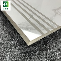Carreaux de sol et de marches en céramique de marbre blanc de Carrare de Foshan, brillants et pleine épaisseur