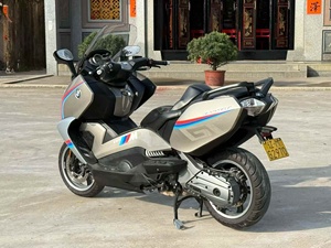<span class=keywords><strong>BMW</strong></span> <span class=keywords><strong>C</strong></span> <span class=keywords><strong>650</strong></span> <span class=keywords><strong>GT</strong></span> 650cc Scooter <span class=keywords><strong>GT</strong></span> a Doppio Cilindro Raffreddato ad Acqua, con ABS Standard e Controllo Trazione ASC, Ideale per il Pendolarismo Urbano - Product Image 6