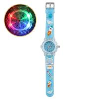 Nouvelle montre à quartz analogique lumineuse à thème astronaute spatial moderne avec bracelet en PVC