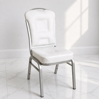 Chaise de banquet moderne en cuir PU, avec cadre métallique, rembourrée, dossier capitonné et poignée, vente en gros