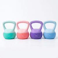 Kettlebell souple et sûre avec revêtement extérieur en PVC anti-collision, idéale pour les entraînements à domicile, pour les débutantes, le yoga et la formation.