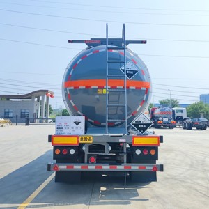 Semirremolque Cisterna de 3 Ejes de Acero Inoxidable con Revestimiento de PE para Transporte de Líquidos Corrosivos, como Sosa Cáustica y Ácido - Product Image 5