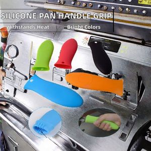 Protège-poignée de casserole en silicone résistant à la chaleur, manchon antidérapant pour poignée chaude, protège-oreille de casserole et ustensile de cuisine - Product Image 3