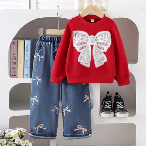 Set Autunnale per Ragazze in Stile Europeo e Americano: Felpa a Maniche Lunghe Rosso Vino con Jeans - Product Image 1
