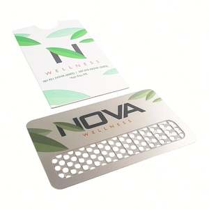 Échantillons gratuits, logo personnalisé, taille personnalisée, broyeur en acier inoxydable, cartes de visite, broyeur à herbes et à tabac avec porte-clés - Product Image 2