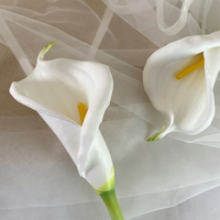 Bouquets de lys artificiels blancs en PU, vente en gros d'usine, parfaits pour la décoration de mariage, l'ornementation de la maison et les accessoires de photographie
