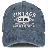 Gorra de Béisbol Personalizada con Bordado 3D de Logo de Toro, Parche Lateral con Patrón a Cuadros, Dos Tonos Crema y Verde, 6 Paneles Estructurados, Estilo Retro Clásico