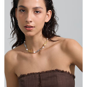 قلادة جينيو 1736 أنيقة وعصرية من اللؤلؤ الطبيعي، مصنوعة من الفولاذ المقاوم للصدأ، مطلية بالذهب، مقاومة للماء، قلادة شوكر. - Product Image 3