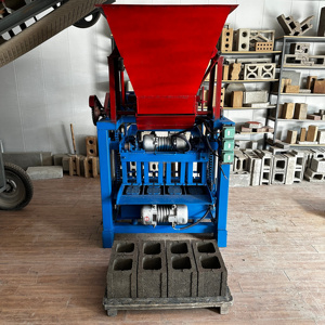 Machine à fabriquer des briques à trémie 4-35, facile à utiliser et peu exigeante en main-d'œuvre, populaire en Afrique de l'<span class=keywords><strong>Ouest</strong></span>, machine de formage de blocs de ciment - Product Image 2