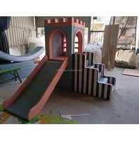 Aire de jeux intérieure personnalisée blanche pastel pour enfants, location pour fêtes et événements, maison de jeu multifonctionnelle avec toboggan et piscine à balles