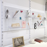 Système de rangement mural modulaire à panneaux perforés pour bureau, maison, atelier, établi, avec bacs en plastique, clips magnétiques et rail mural