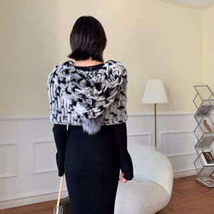 Poncho en fourrure de lapin Rex véritable pour femmes, capuche châle tissée en tricot avec capes élastiques, étoles et pompons de <span class=keywords><strong>renard</strong></span> pour l'hiver - Product Image 5