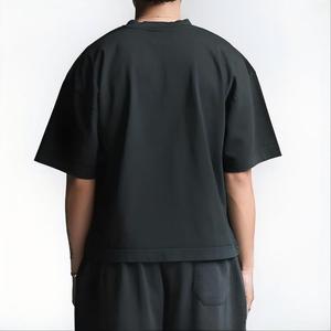 เสื้อยืดโอเวอร์ไซส์ทรงครอป บ็อกซี่ ผ้าคอตตอน 100% หนัก 280-300 กรัม แบบดรอปโชว์เดอร์  สำหรับผู้ชาย สั่งผลิตได้ตามแบบ OEM - Product Image 3