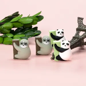 新款焦点钥匙扣硅胶熊猫树懒珠食品级婴儿出牙奶嘴松珠动物造型
