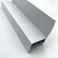 Cadres de fenêtres en aluminium, profilés de portes et de fenêtres en provenance de Guinée pour les ateliers
