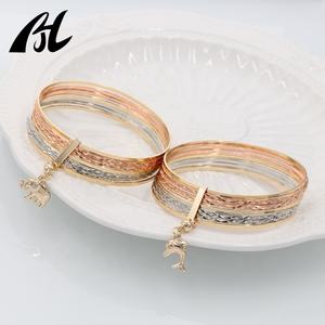 <span class=keywords><strong>Pulseras</strong></span> Semanarias <span class=keywords><strong>de</strong></span> Moda con Dijes Mexicanos Tricolor <span class=keywords><strong>de</strong></span> Joyería Religiosa Católica para Mujer en <span class=keywords><strong>Oro</strong></span> Laminado <span class=keywords><strong>de</strong></span> 14k - Product Image 5