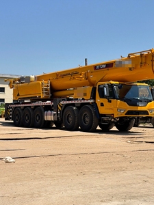 Grúa XCT100 de 100 toneladas usada, bien mantenida, probada y en funcionamiento, precio asequible, grúas usadas de 100t, 130t, 160t, 200t en venta a bajo precio - Product Image 4