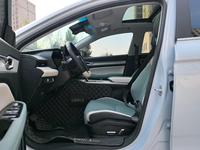 Подержанный автомобиль 2022 Geely Emgrand L HiP 1.5TD-DHT Pro, 100 км пробега, седан, левый руль, PHEV, 181 л.с., запас хода на электротяге 100 км, отличное состояние