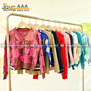 KINGAAA Cardigan Spesso da <span class=keywords><strong>Donna</strong></span> Abbigliamento <span class=keywords><strong>di</strong></span> <span class=keywords><strong>Marca</strong></span> Usato Europeo <span class=keywords><strong>di</strong></span> Seconda Mano all'Ingrosso - Product Image 2