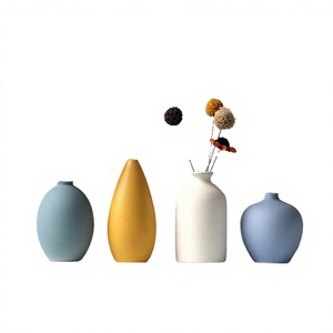 Vase en céramique blanche minimaliste, porte-fleurs en porcelaine, décoration moderne pour la maison, chambre, salon, bureau, mariage, durable - Product Image 4