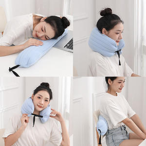 Almohada de viaje en forma de U, soporte portátil para el cuello, color azul claro, para siestas en el avión y la oficina, diseño compacto - Product Image 2