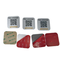 Étiquette personnalisée en aluminium avec code QR gravé au laser, autocollante et résistante, avec numéro de série