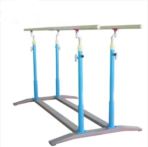 Équipement de gymnastique artistique pour hommes, barres parallèles - Product Image 1