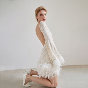 <span class=keywords><strong>Abito</strong></span> Mini da Donna Champagne Scintillante con Paillettes, <span class=keywords><strong>Scollo</strong></span> <span class=keywords><strong>a</strong></span> <span class=keywords><strong>Barca</strong></span>, Maniche Lunghe Svasate, Bordo in Piume Rosa, <span class=keywords><strong>Abito</strong></span> Senza Schienale - Product Image 3