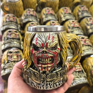 Taza de la Banda de Rock del <span class=keywords><strong>50</strong></span> <span class=keywords><strong>Aniversario</strong></span> Más Vendida - Taza de Resina y Acero Inoxidable de 10.2 oz MBA26 con Cuerpo Icónico de Eddie en 3D - Product Image 4