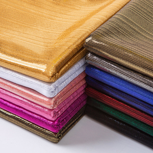 Barra di tiraggio in seta brillante Pit Bar Beauty Bar Laser sinfonia abbigliamento abbigliamento lavorato a maglia elasticizzato abbronzante tessuto lucido argento - Product Image 1