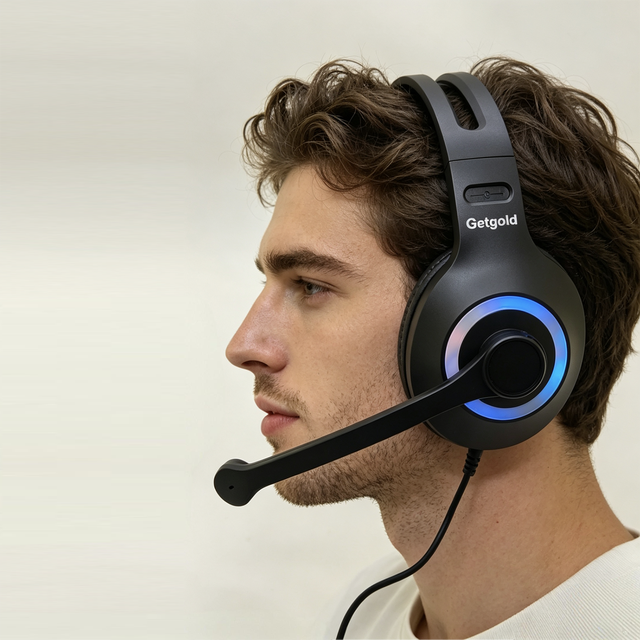 7-Colored Glow Gaming Headphones Microphone Dynamic Principle Easy Clean Mobile Phone Access Aviation Use Digital Display