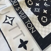 Foulard carré en twill de soie 100% 90x90cm, imprimé floral et lettres, pour femme, fabrication OEM ODM sur mesure pour cadeaux et vente en gros